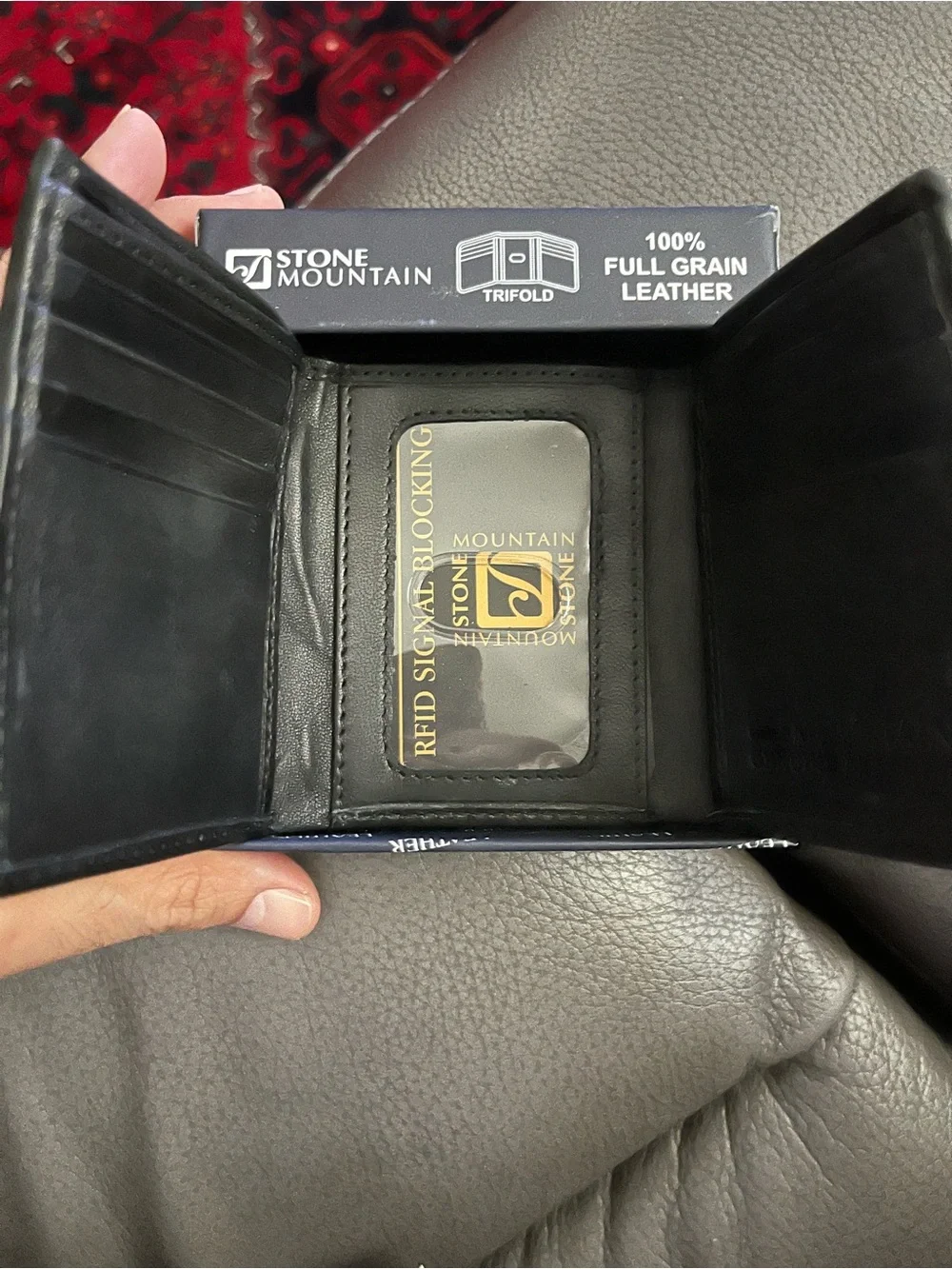 Stone Mountain Accessories Black Trifold Leather Wallet with RFID
